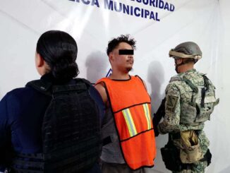 Detienen a hombre que contaba con orden de aprehensión