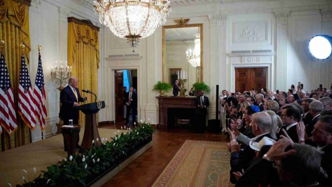 Trump reafirma que a países sin acuerdo les impondrá aranceles en agosto del 15 al 50%