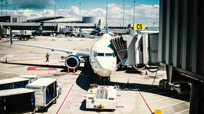 IATA urge a México y EEUU a abrir diálogo directo para resolver restricciones a aerolíneas