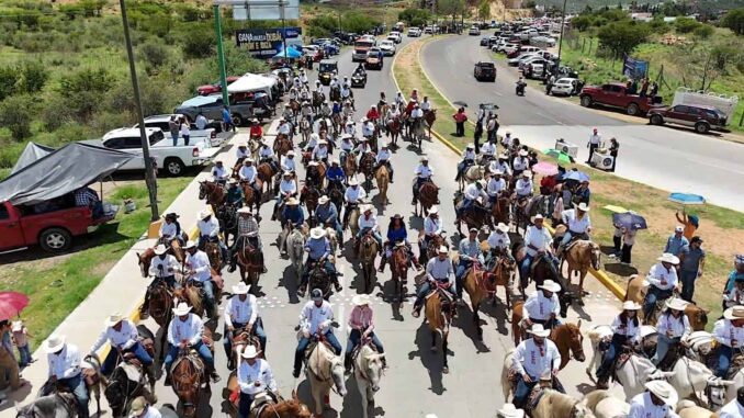 Cierra la XXX Gran Cabalgata Villista en el Pueblo Mágico de Parral