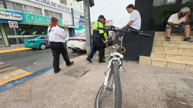 Arrollan a ciclista en la 11 y Allende; va al hospital