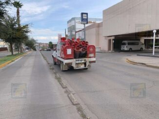 Choque entre repartidor de gas y Bowí deja tres lesionadas