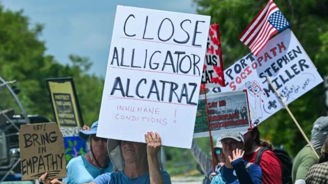 Suspenden orden judicial para desmantelar ‘Alligator Alcatraz’