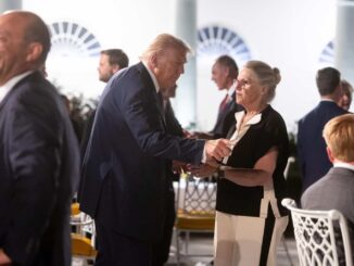 Trump auspicia cena con sus congresistas «más leales» en la Casa Blanca