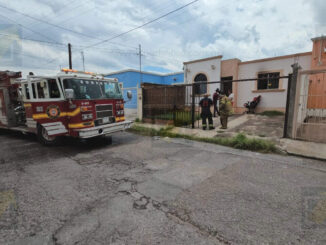 Bomberos controlan incendio en vivienda de Paseos de Chihuahua