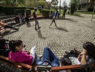 Reino Unido advierte a estudiantes extranjeros que serán expulsados si vencen sus visas