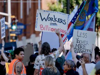 Denuncian que Trump favorece a millonarios con redadas