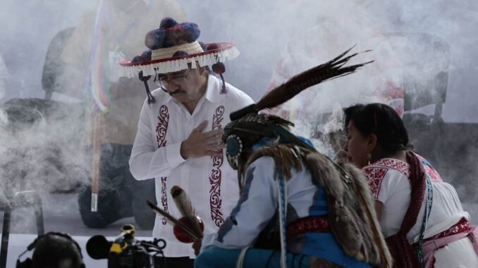 Realizan ceremonia de purificación y entrega del bastón de mando a nuevos ministros de la SCJN