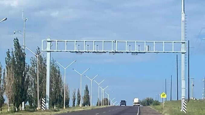 Atacan 7 arcos centinela en la región occidente;  en Anáhuac tiran ponchallantas