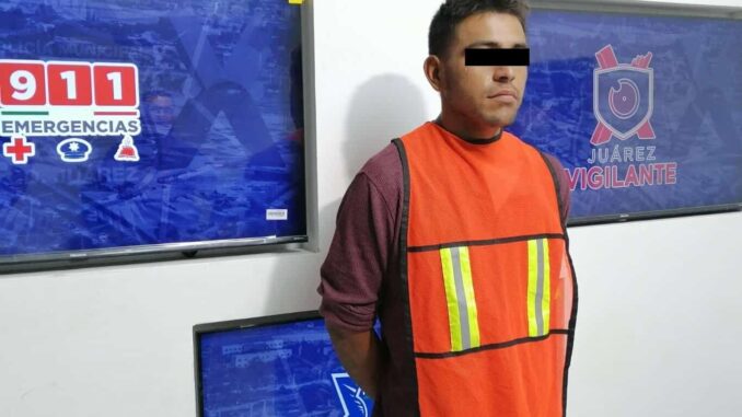 Detienen a sujeto con moto robada