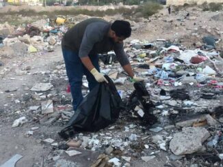 Detienen a mujer por prender fuego a un perro en un lote baldío