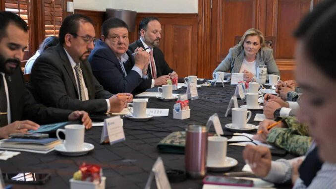 Maru Campos encabeza sesión de la Mesa Estatal de Construcción de Paz