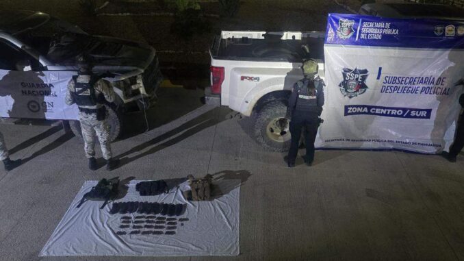 Aseguran 2 vehículos con reporte de robo, municiones y equipo táctico en Aldama