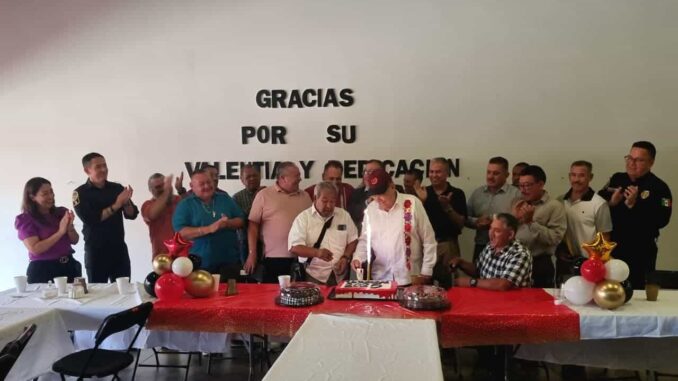 Reconocen a bomberos veteranos en el marco del Día del Bombero