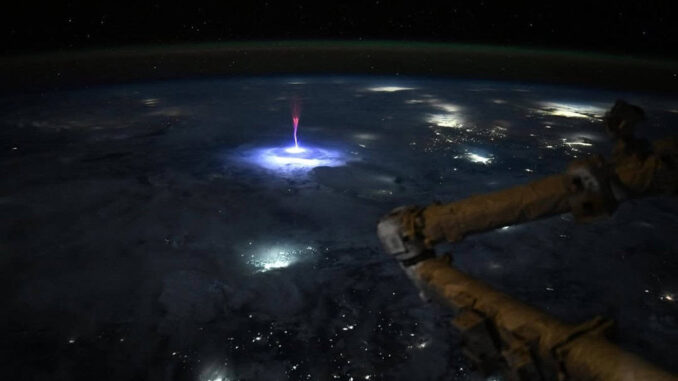 Captan asombroso ‘chorro gigante’ sobre México y EE.UU.