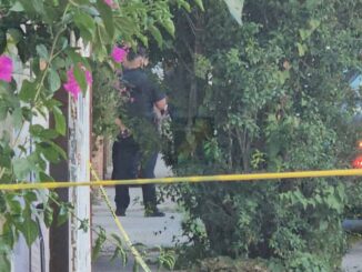 Determinará FGE causa de muerte del hombre que estaba siendo detenido por violencia familiar