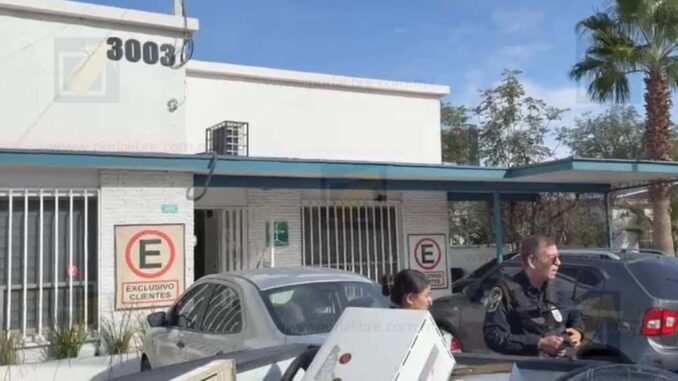 Detienen a ladrón en azotea de un consultorio; amontonó lo robado en ese lugar