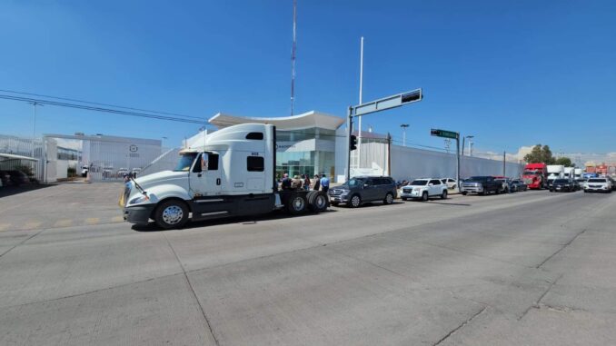 Transportistas denuncian corrupción en retenes de la Guardia Nacional