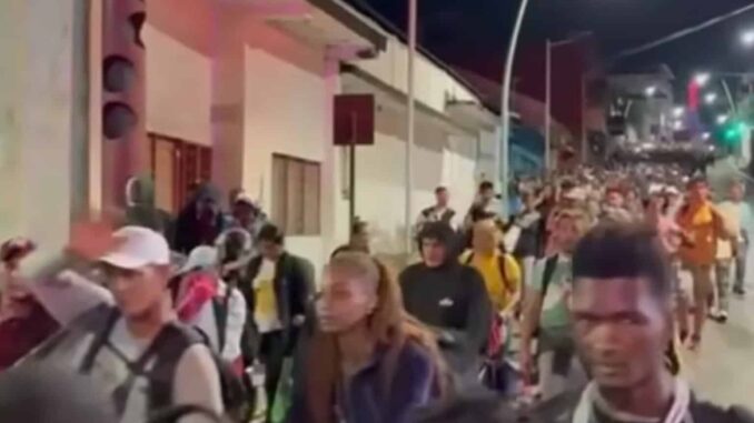 Sale nueva caravana migrante de Tapachula, Chiapas