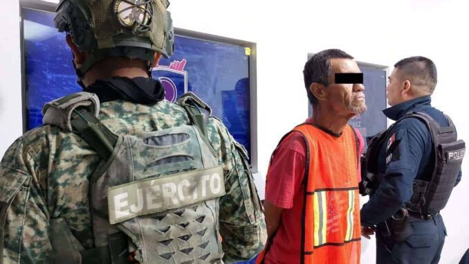 Detienen a un hombre con orden de aprehensión vigente