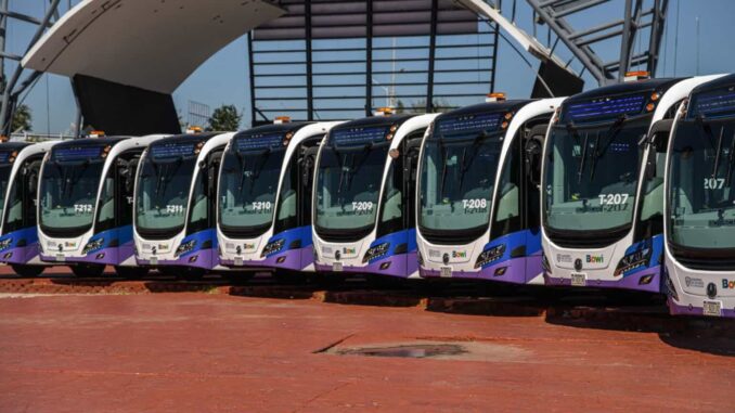 Maru Campos entrega transporte digno; son 40 nuevas unidades Bowí