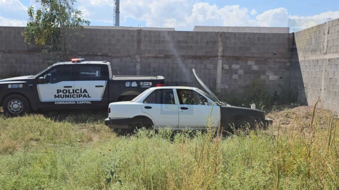 Localizan desmantelado en baldío de colonia Sierra  Azul un vehículo robado