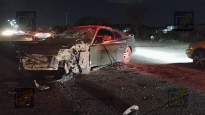 Joven pierde el control y destroza su Mustang en la carretera Aldama–Chihuahua
