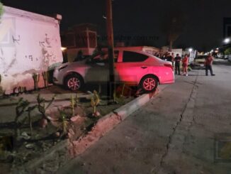Fuerte choque en la colonia Villa deja daños materiales pero sin lesionados