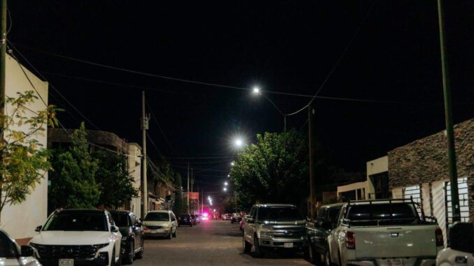 Recorre Marco Bonilla colonia Los Olivos; supervisa alumbrado, calles y seguridad