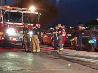 Explosión en vivienda provoca incendio y deja a una mujer lesionada en Cerro de la Cruz