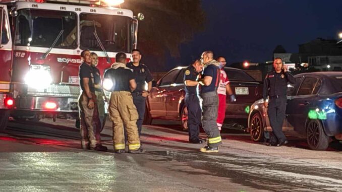 Explosión en vivienda provoca incendio y deja a una mujer lesionada en Cerro de la Cruz