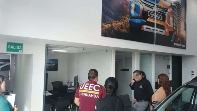 Cumplimenta Fiscalía orden de cateo en agencia de vehículos