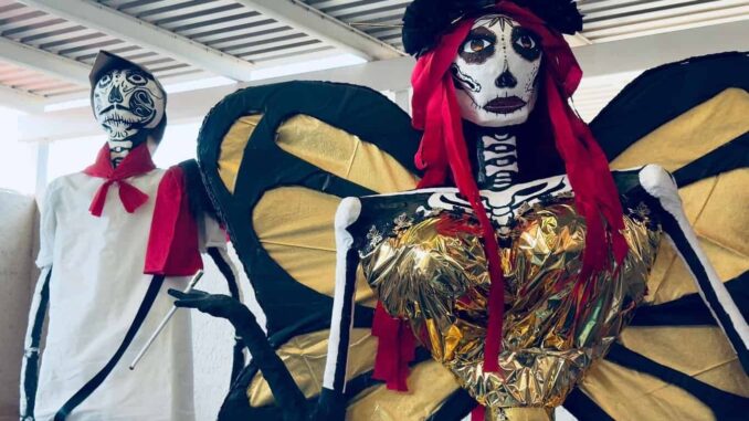 Elaboran catrinas artesanales en Cereso Femenil 1