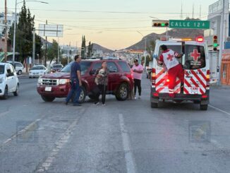 Hombre queda herido tras ser atropellado por una camioneta en la 20 de Noviembre