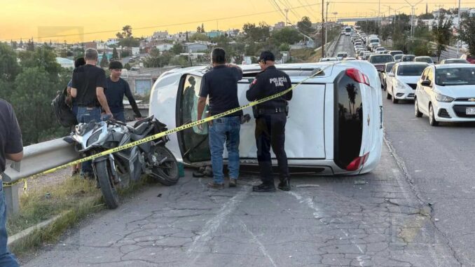 Caos vial y volcadura en Pacheco: Chevrolet Beat provoca múltiple accidente