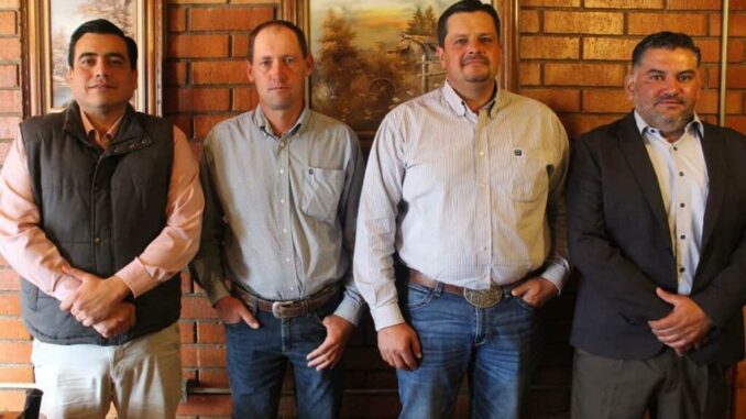 Se reúne Fiscal Zona Occidente con jefes de colonia menonita Swift Current