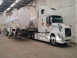 Autoridades federales catean propiedad; descubren túnel y decomisan dos autotanques con combustible