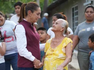 Sheinbaum supervisa entrega de ayuda en Veracruz