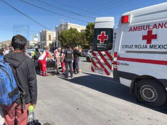 Atropello en cruce de Juárez y 25 deja a  adulto mayor en bicicleta lesionado