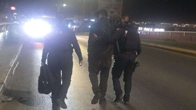 Rescatan a joven que intentó lanzarse de un puente en La Cuesta