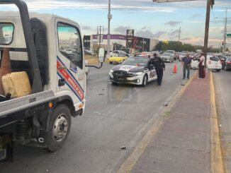 Fuerte choque en cruce con la vialidad Sacramento deja un lesionado