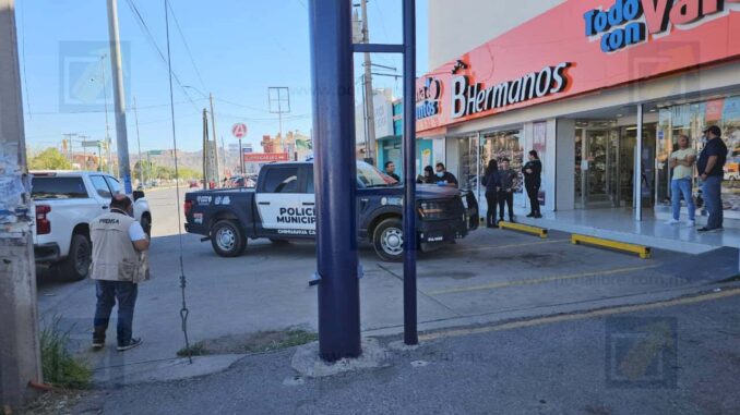 Asaltan tienda en la colonia Alamedas y se llevan 18 celulares