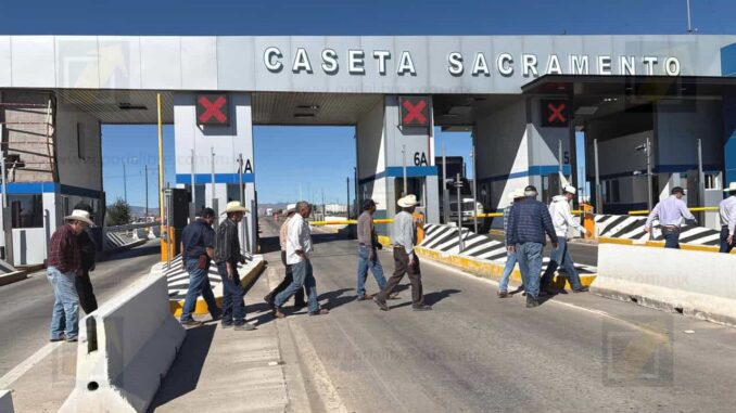 Productores del campo bloquean carreteras en Chihuahua y 17 estados por paro nacional