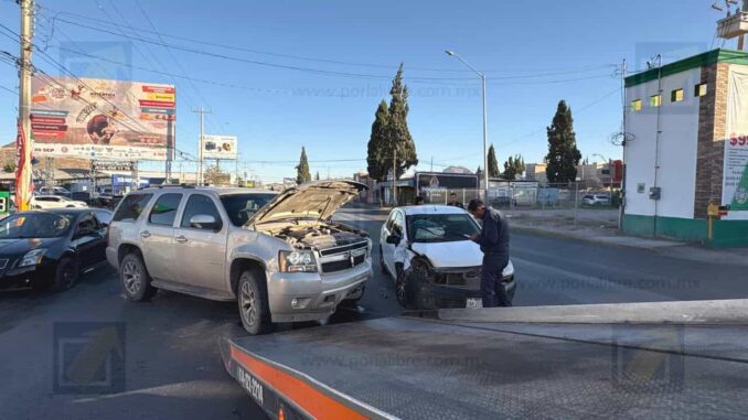 Choque con lesionados provoca caos vial en Avenida Tecnológico
