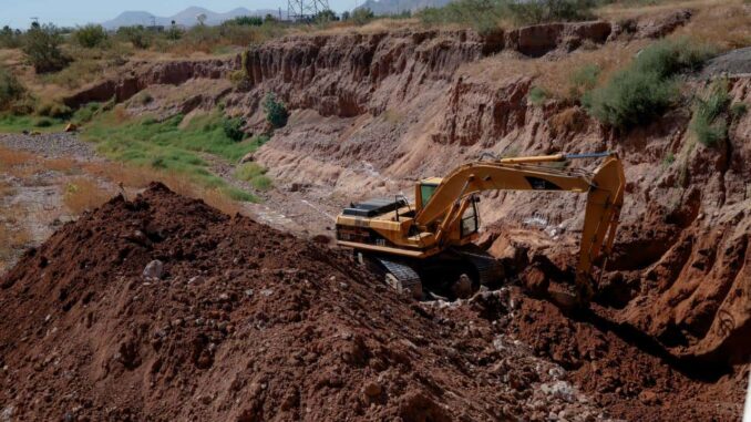 Supervisa Marco Bonilla trabajos de remediación de puente de Sierra Azul