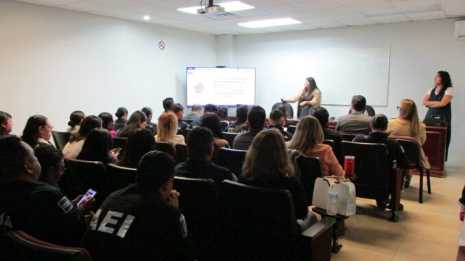 Se capacita personal de la FGE Zona Sur en temas de género