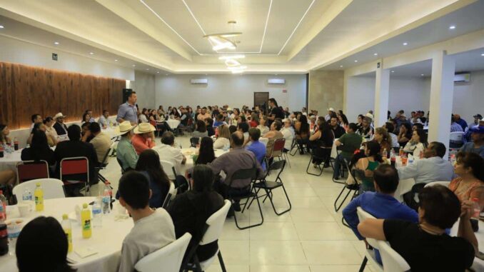 Se reúne Marco Bonilla con más 250 líderes jimenenses; invita a no rendirse por Chihuahua