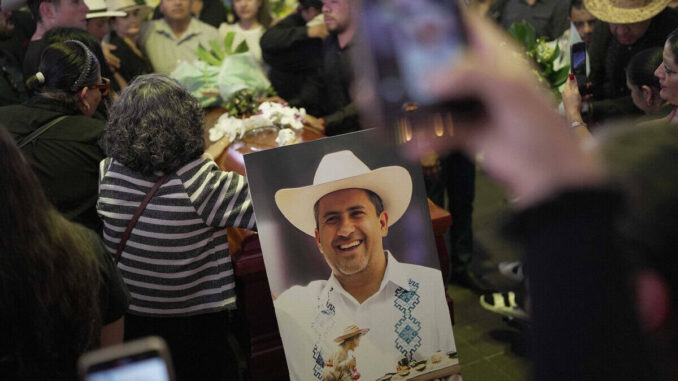 Uruapan exige justicia tras el asesinato del alcalde Carlos Manzo