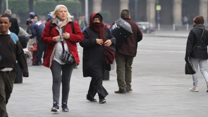 Activan doble alerta en la CDMX por bajas temperaturas
