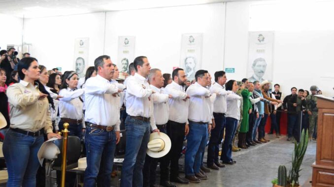 Con la presencia de los tres poderes del Estado, conmemora Congreso el 115 Aniversario del Inicio de la Revolución Mexicana